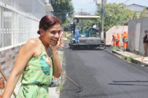 Read more about the article Fruto de 1.000 dias de trabalho, programa ‘Asfalta Manaus’ da prefeitura pavimenta mais de 2 mil ruas