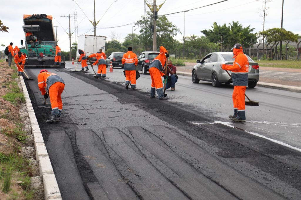 Fruto de 1.000 dias de trabalho, programa ‘Asfalta Manaus’ da prefeitura pavimenta mais de 2 mil ruas 16