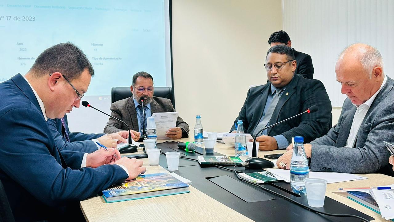 You are currently viewing CCJ aprova Projeto de Lei que institui jiu-jitsu como atividade extracurricular em escolas municipais
