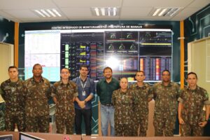 Read more about the article Exército brasileiro visita Prefeitura de Manaus para conhecer tecnologia do datacenter municipal