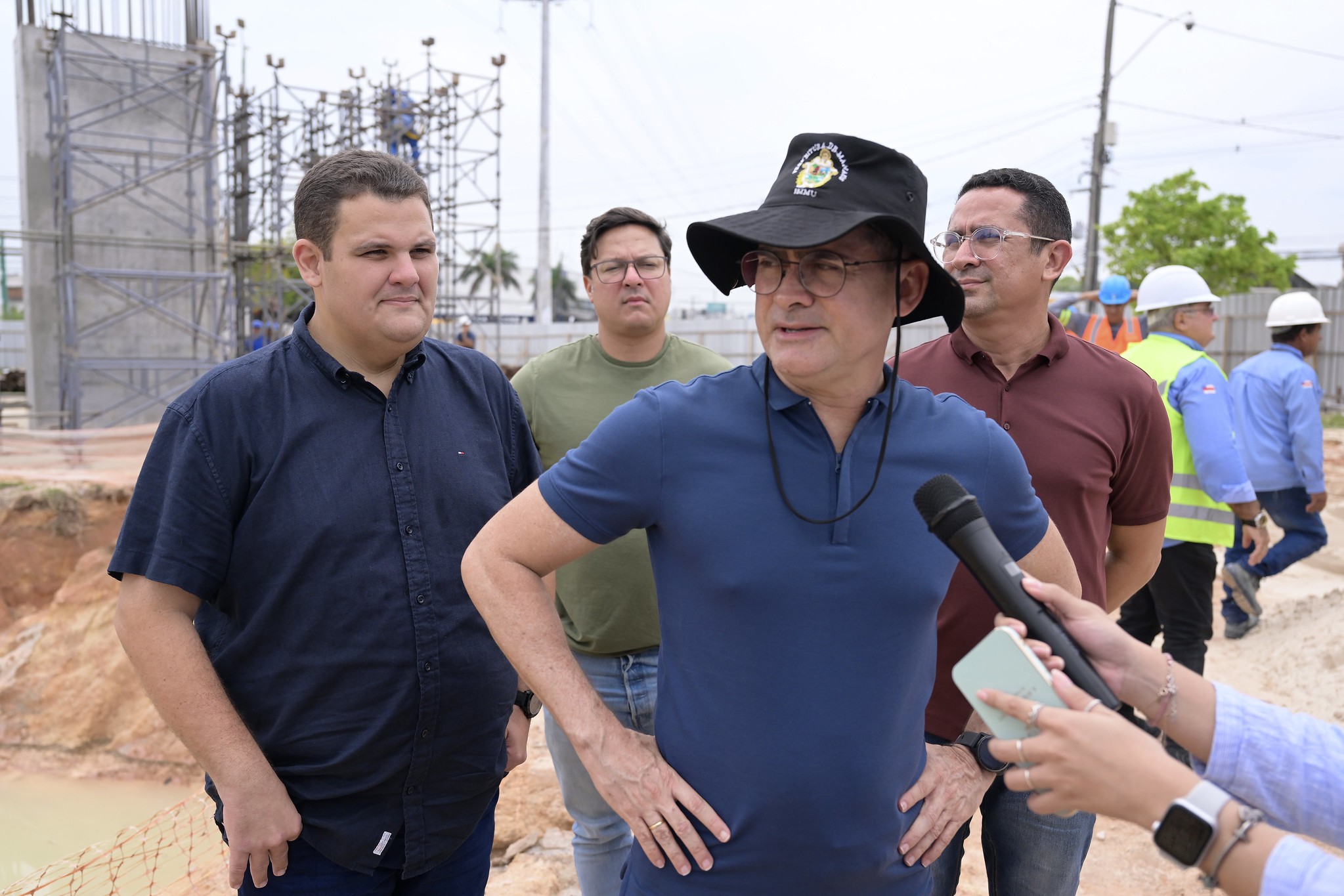 You are currently viewing Prefeito realiza vistoria técnica em obra do complexo viário ‘Rei Pelé’