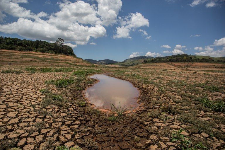 You are currently viewing Governo do Amazonas divulga boletim sobre a estiagem no estado nesta quarta-feira (11/10)