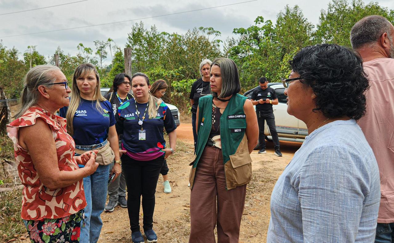 You are currently viewing Governo do Amazonas recebe representante do Governo Federal para ações de combate à estiagem