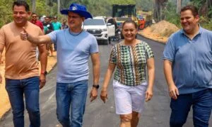 Leia mais sobre o artigo Prefeito vistoria serviços de infraestrutura na comunidade Água Branca