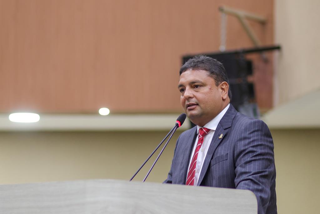 No momento, você está visualizando PL de Caio André, que prevê informação antecipada sobre alterações no trânsito para realização de eventos, tramita na CMM