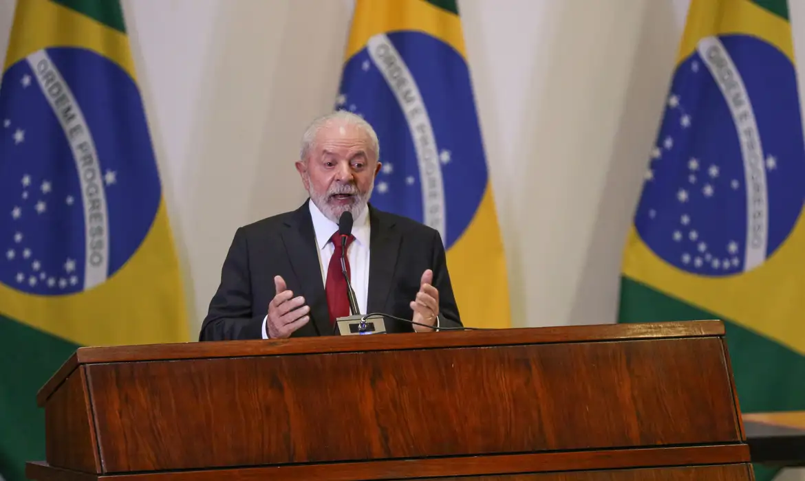 You are currently viewing Lula diz que não precisa gostar de presidentes dos países vizinhos