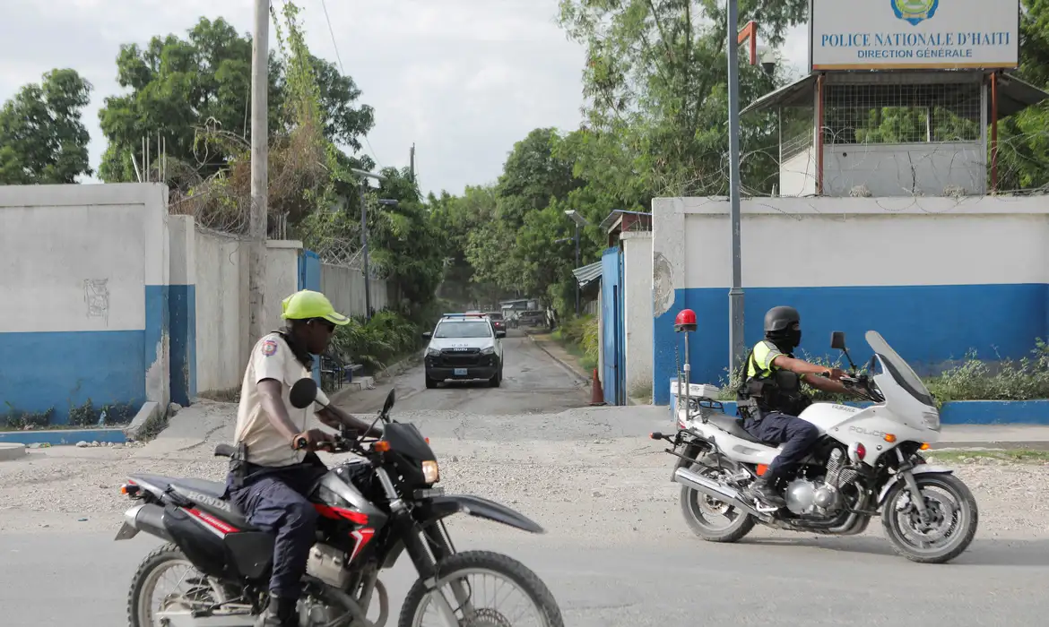 You are currently viewing Parlamento do Quênia aprova envio de policiais para o Haiti