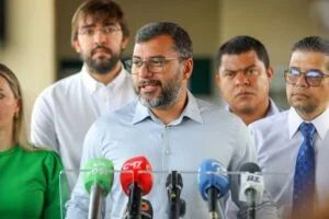 Leia mais sobre o artigo Wilson Lima lança editais de mais de R$ 43 milhões para os programas de Regionalização da Merenda e de Mobiliário Escolar