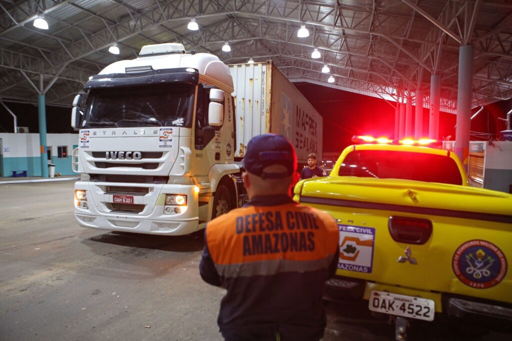 You are currently viewing Operação Estiagem: Governo do Amazonas envia ajuda humanitária para os 61 municípios do interior do estado
