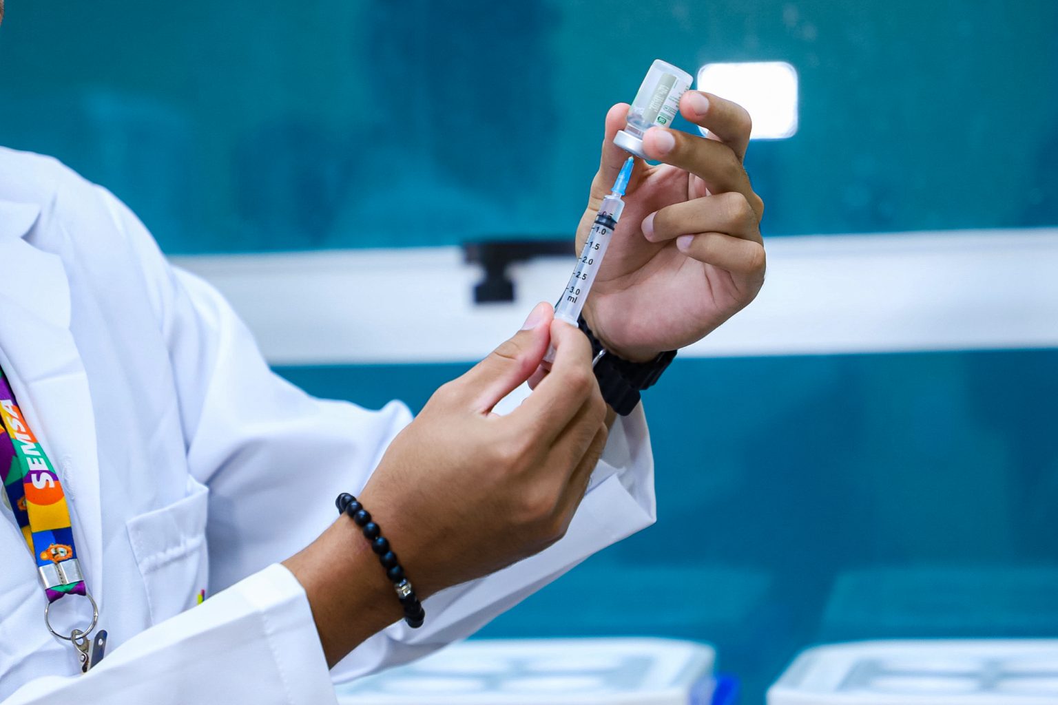 No momento, você está visualizando Prefeitura terá 274 pontos para vacinação contra influenza e multivacinação infantil no ‘Dia D’, no sábado