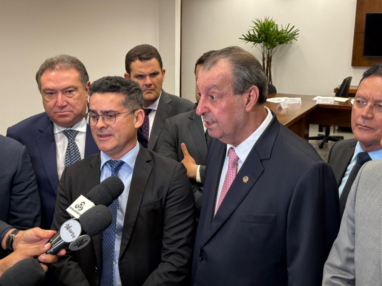 You are currently viewing Após reunião com a bancada federal, David Almeida anuncia que Manaus receberá emendas para novos investimentos