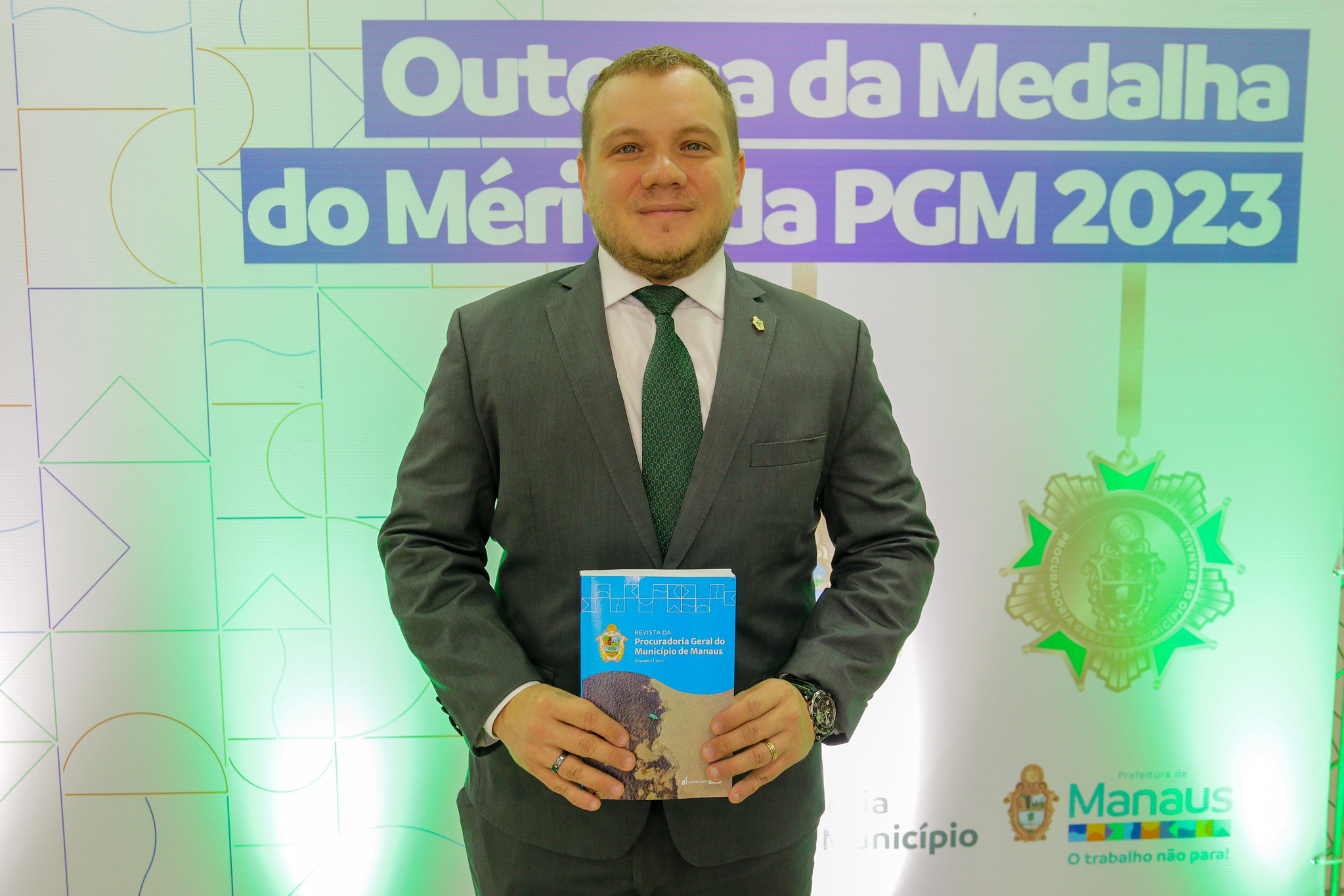 You are currently viewing PGM lança 5ª edição da Revista institucional com produção acadêmica e produção prática das ações realizadas pelo orgão público em Manaus