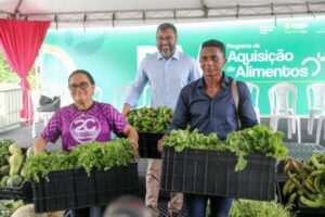 Read more about the article Wilson Lima entrega 80 toneladas de alimentos adquiridos da agricultura familiar a instituições que atendem 10 mil famílias