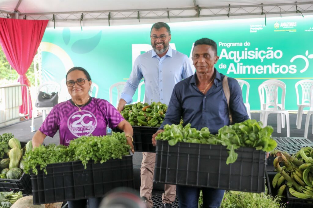 You are currently viewing Wilson Lima entrega 80 toneladas de alimentos adquiridos da agricultura familiar a instituições que atendem 10 mil famílias