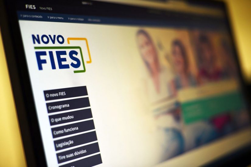 No momento, você está visualizando Dívida do Fies poderá ser abatida com prestação de serviço público