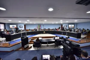 Leia mais sobre o artigo TCE-AM determina que ex-presidente da Câmara de Rio Preto da Eva devolva R$ 1,1 milhão aos cofres públicos