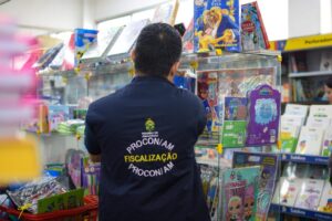 Read more about the article Procon-AM orienta sobre direitos do consumidor na hora de comprar o material escolar