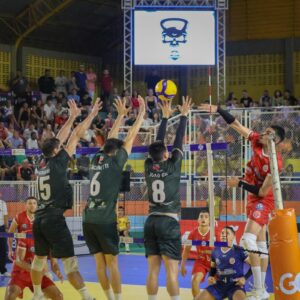 Read more about the article Com apoio da torcida no ‘Bergão’, Manaus Vôlei estreia com revés na Superliga B de voleibol masculino