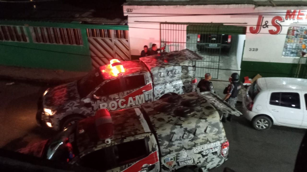 No momento, você está visualizando Dono de mercadinho é feito refém durante tentativa de assalto em Manaus