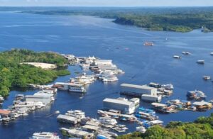 Read more about the article Justiça manda MP-AM se manifestar sobre demora da retirada de flutuantes no Tarumã