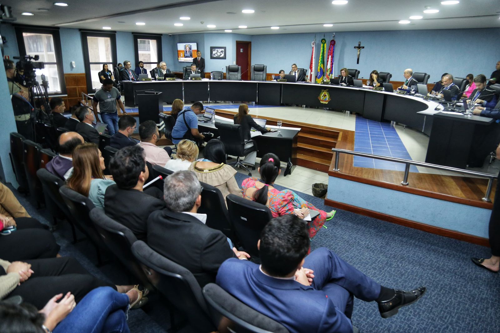 You are currently viewing TCE-AM reprova contas e multa gestores do Fundo de Previdência de Fonte Boa