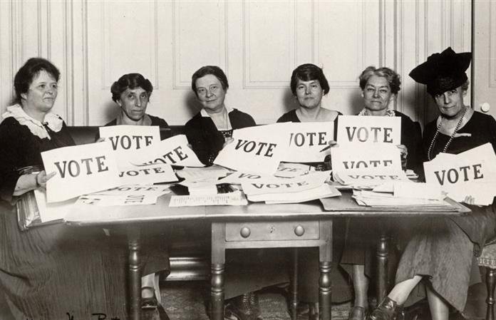 You are currently viewing Justiça Eleitoral e voto feminino no Brasil completam 92 anos