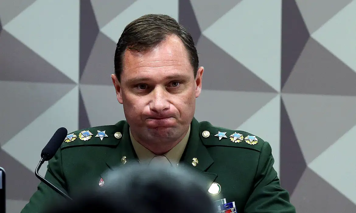 You are currently viewing Mauro Cid sai preso após depoimento no STF