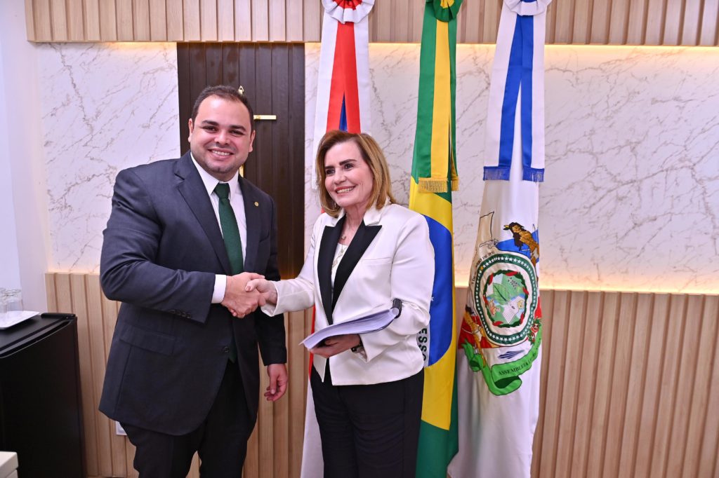 You are currently viewing ​Presidente do TCE-AM entrega Prestação de Contas Anual de 2023 à Assembleia Legislativa