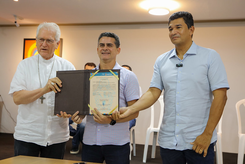 You are currently viewing Prefeitura de Manaus recebe terrenos no bairro de São Raimundo para a regularização de moradias