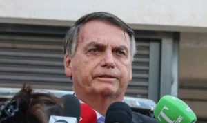 Read more about the article Bolsonaro diz que não teme ser julgado desde que juízes sejam isentos