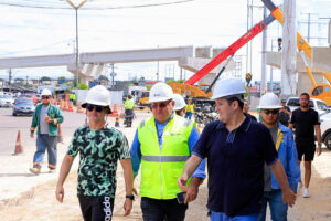 Read more about the article Viaduto Rei Pelé toma forma com 18 vigas implantadas pela Prefeitura de Manaus