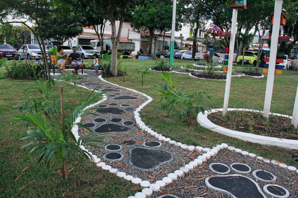 Prefeitura de Manaus entrega primeira praça com conceito “Família & pets” 17