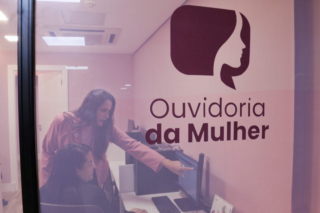 You are currently viewing Ouvidoria da Mulher inicia atendimentos e já recebe denúncias na sede do TCE-AM