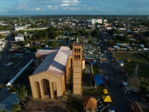 Read more about the article Final do BBB 24: Em Parintins, Governo do Amazonas realiza últimos preparativos para a ‘Festa da Cunhã’ na praça da Catedral