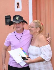 Leia mais sobre o artigo Prefeito entrega 150 títulos definitivos de posse para moradores de comunidade da zona Norte