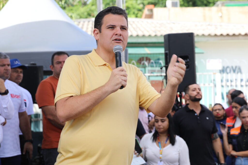 Prefeito Davida Almeida anuncia chegada do ‘Asfalta Manaus’ no Cidade de Deus 20