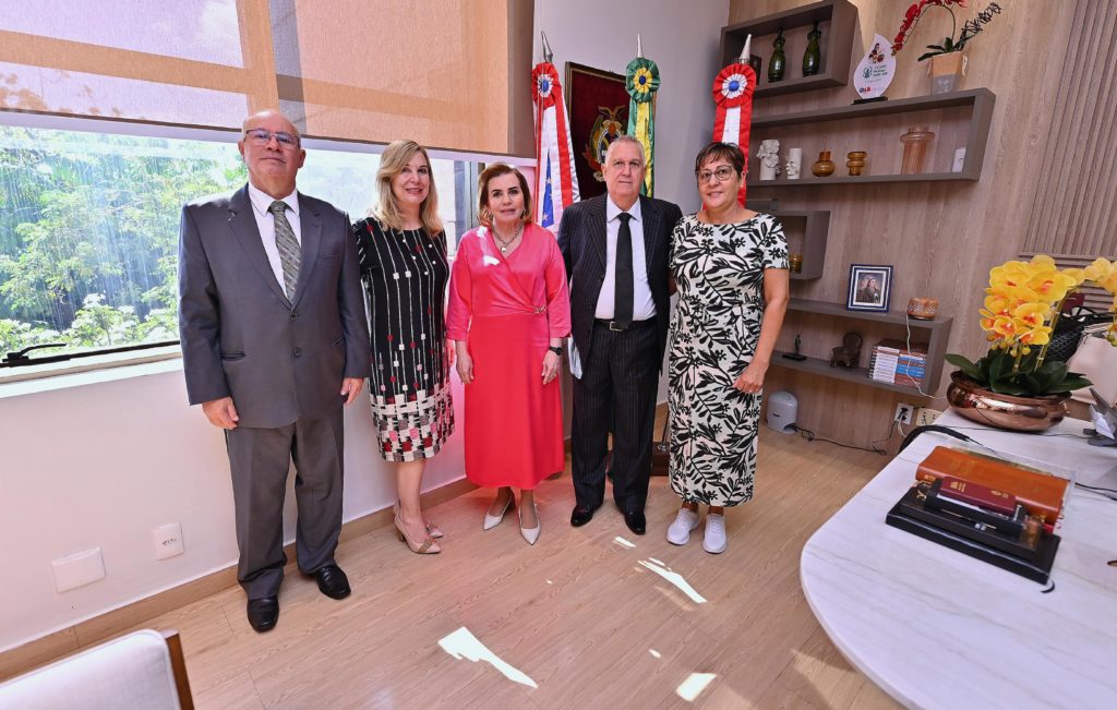 You are currently viewing Presidente do TCE-AM recebe desembargadores do TRT-15 em visita institucional