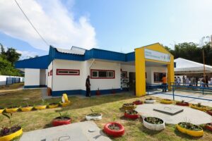 Read more about the article Prefeito David Almeida inaugura sexta creche municipal em menos de quatro anos