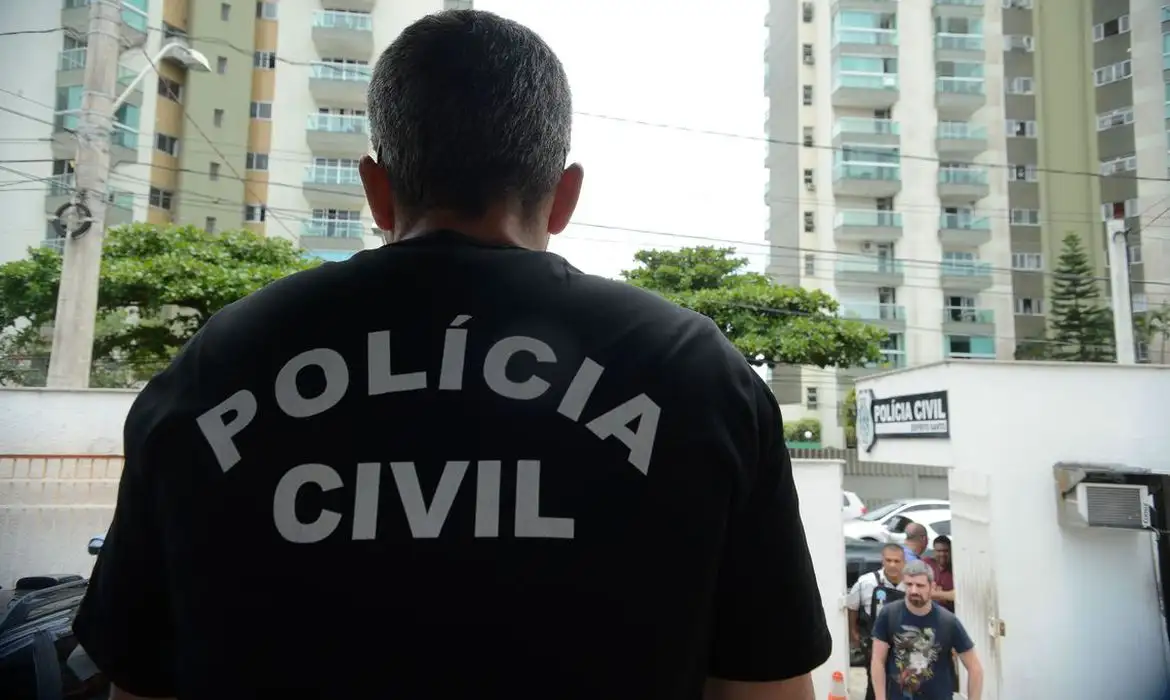 You are currently viewing Polícia faz operação contra facções que atuam no RJ e AM