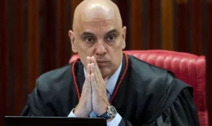 Read more about the article Abin Paralela: Moraes retira sigilo de áudio de conversa de Bolsonaro