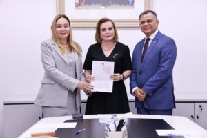 Read more about the article TCE-AM e MP-AM firmam parceria para reforçar proteção de meninas e mulheres vítimas de violência