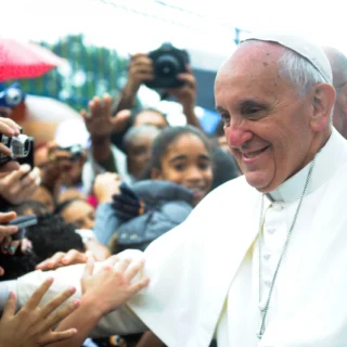 Papa Francisco canoniza padre italiano por milagre em indígena na Amazônia