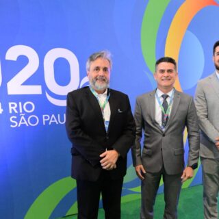 Prefeito David Almeida participa da abertura do Urban 20 no Rio