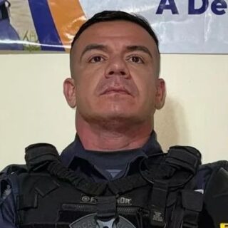 Capitão da PM acusado de liderar associação criminosa, que estava foragido se entrega em Boca do Acre