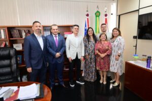 Read more about the article Prefeito David Almeida realiza visita institucional ao Ministério Público do Amazonas