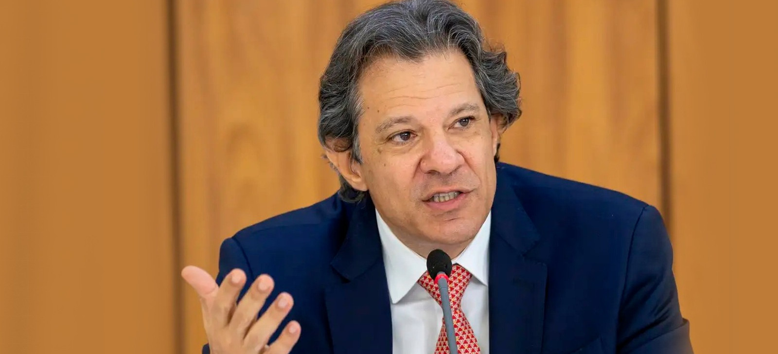 You are currently viewing Haddad anuncia isenção do imposto de renda para quem ganha até R$ 5 mil