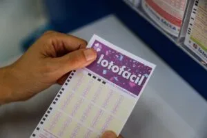 Leia mais sobre o artigo Aposta feita em SC fatura R$ 1 milhão na Lotofácil; veja onde e números