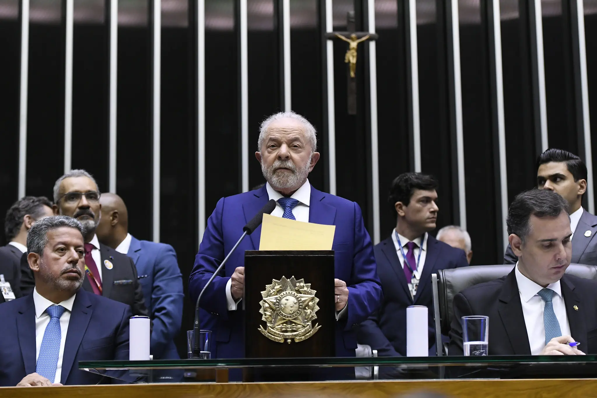 You are currently viewing Por que o Pé-de-Meia pode virar a “pedalada” de Lula e levar ao impeachment