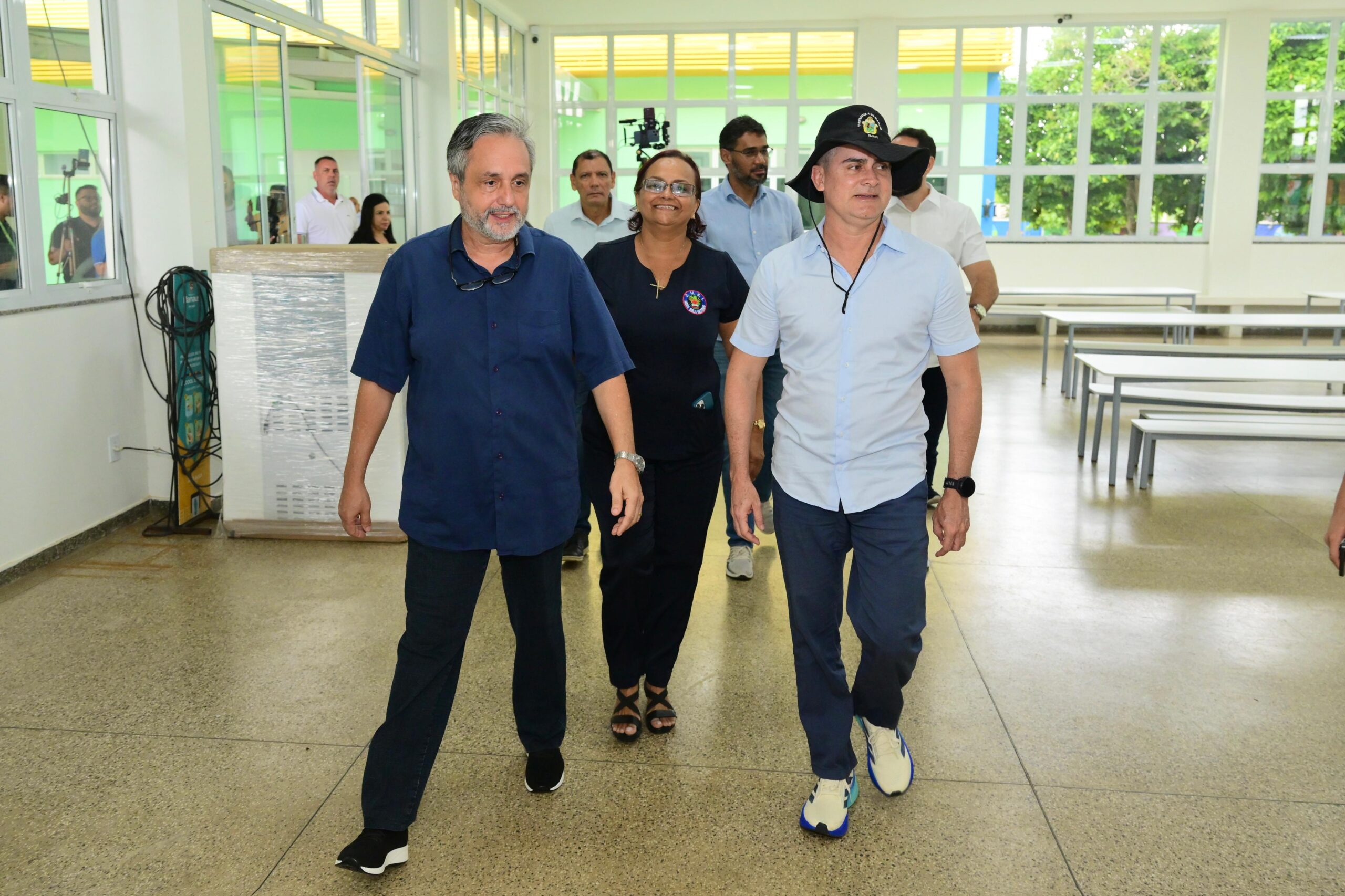 You are currently viewing David Almeida realiza entrega de alimentos para merenda escolar nas unidades da rede municipal