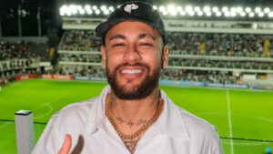 Read more about the article Neymar assina contrato com o Santos; veja vídeo